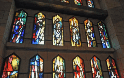 Historical stained glass window laser preservation: The heat accumulation challenge